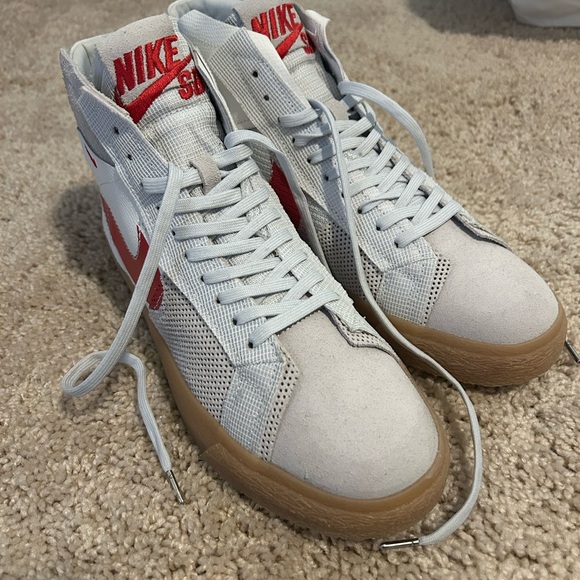 Nike High-Top Sneakers with Red Swoosh - Picture 1 of 6